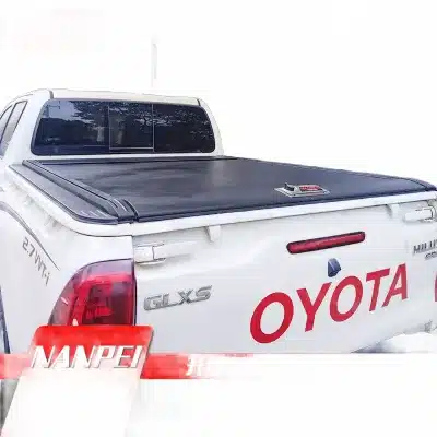 Manual Retractable Roller Shutter Bed Cover for Toyota Hilux Revo SR5 Vigo Pickup Trucks Manual Retractable Roller Shutter Bed Cover for Toyota Hilux Revo SR5 Vigo Pickup Trucks