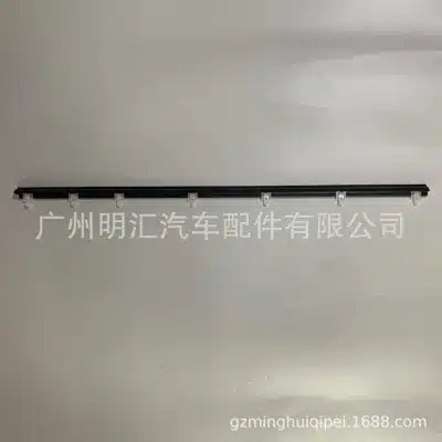 Front Door Lower Glass Outer Weatherstrip Seal 68210-90K00 for Toyota Land Cruiser HZJ79 HZJ75 Front Door Lower Glass Outer Weatherstrip Seal 68210-90K00 for Toyota Land Cruiser HZJ79 HZJ75