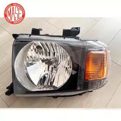 Halogen Headlight Assembly for Toyota Land Cruiser LC79 FJ70 Series Front Headlamp Replacement Halogen Headlight Assembly for Toyota Land Cruiser LC79 FJ70 Series Front Headlamp Replacement