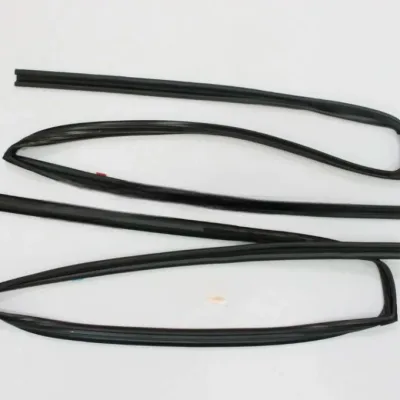 Front Right Door Window Glass Run Channel Seal Strip for Toyota FJ Cruiser, OEM Fit Replacement Front Right Door Window Glass Run Channel Seal Strip for Toyota FJ Cruiser, OEM Fit Replacement