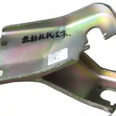 Joylong Hiace Commuter Gear Shift Cable Bracket – 33804-26020 Joylong Hiace Commuter Gear Shift Cable Bracket – 33804-26020