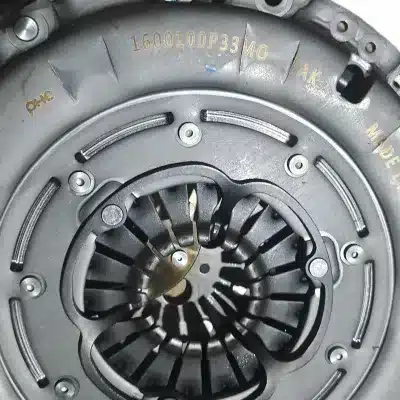 JAC Motors Clutch Assembly for 2.0L HFC4DB2-2E Diesel Engine (1600100-0279-001) JAC Motors Clutch Assembly for 2.0L HFC4DB2-2E Diesel Engine (1600100-0279-001)