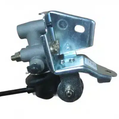 Joylong Load Sensing Proportioning Valve with Linkage for Commuter / Hiace – 47900-26550 Joylong Load Sensing Proportioning Valve with Linkage for Commuter / Hiace – 47900-26550