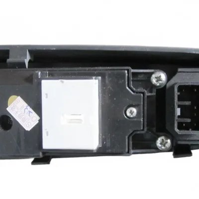 Jinbei Hiace SY6480 Power Window Switch Assembly – Left Side (ZD6104010-1555-002) Jinbei Hiace SY6480 Power Window Switch Assembly – Left Side (ZD6104010-1555-002)