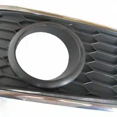 Left Front Fog Light Cover for Golden Dragon Hiace XML6480 (Classic Light Bus) Left Front Fog Light Cover for Golden Dragon Hiace XML6480 (Classic Light Bus)
