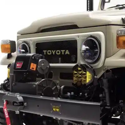 Retro Front Grille Emblem Logo for Toyota FJ Cruiser, 40 Series Style Badge Modification, ABS Construction Retro Front Grille Emblem Logo for Toyota FJ Cruiser, 40 Series Style Badge Modification, ABS Construction
