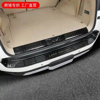 Rear Bumper Guard Protector Outer Sill Plate Carbon Fiber Style Stainless Steel for Toyota Land Cruiser LC300 2022-2024 Rear Bumper Guard Protector Outer Sill Plate Carbon Fiber Style Stainless Steel for Toyota Land Cruiser LC300 2022-2024