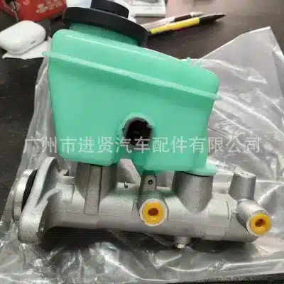 Brake Master Cylinder 47201-60690 for Toyota Hilux Pickup and Land Cruiser Prado 3400 VZJ95 RZJ95 Brake Master Cylinder 47201-60690 for Toyota Hilux Pickup and Land Cruiser Prado 3400 VZJ95 RZJ95